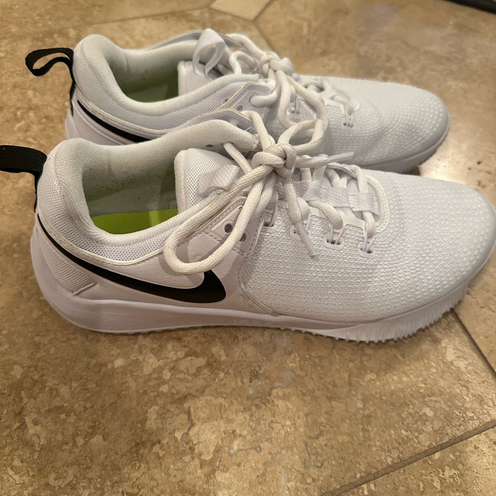 Nike White and Black Sneakers